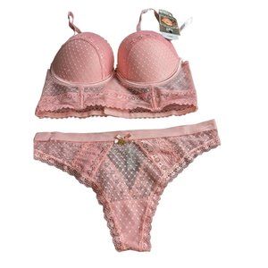 DAISY FUENTES 34C/MEDIUM PINK LACE BRA AND THONG SET